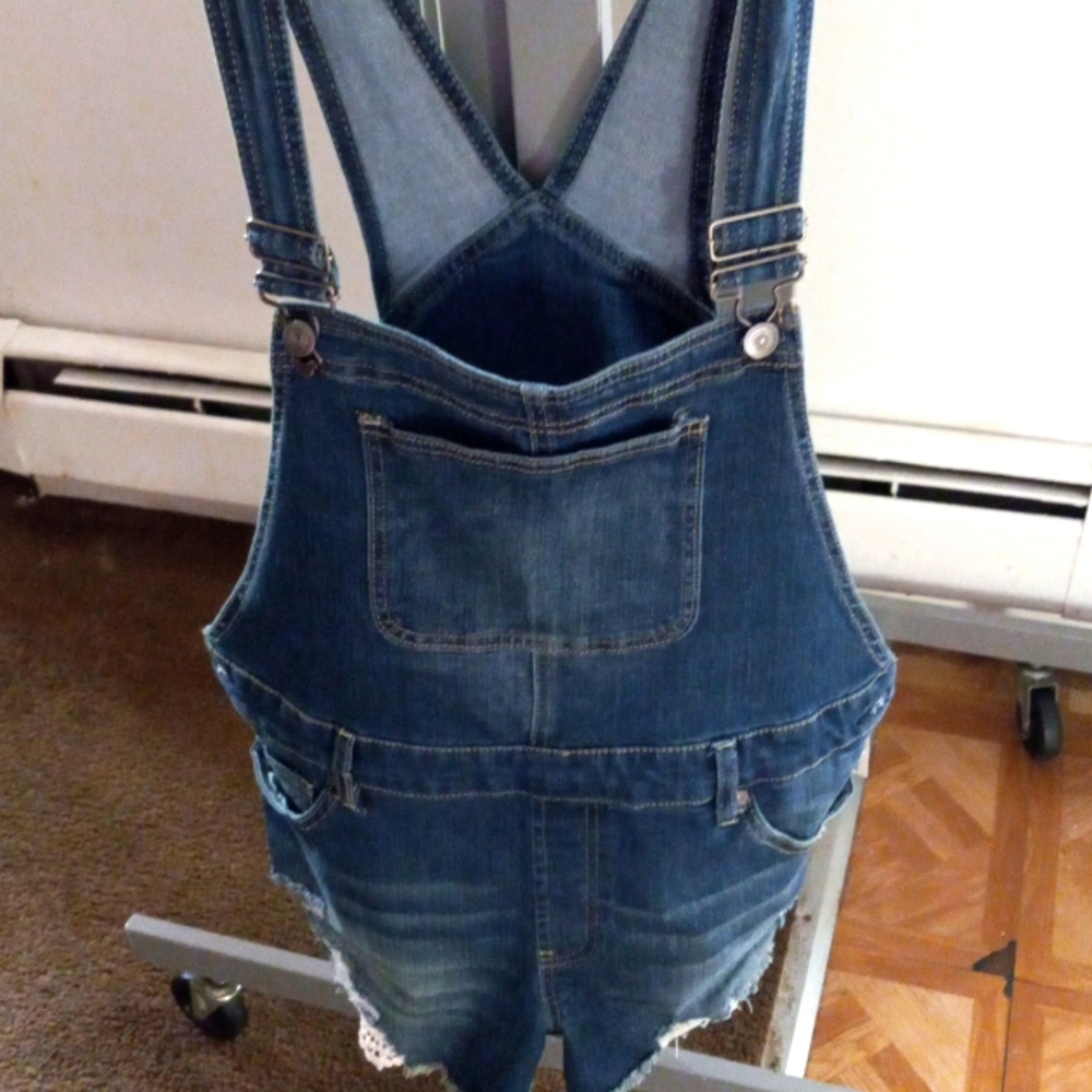 Short women nice